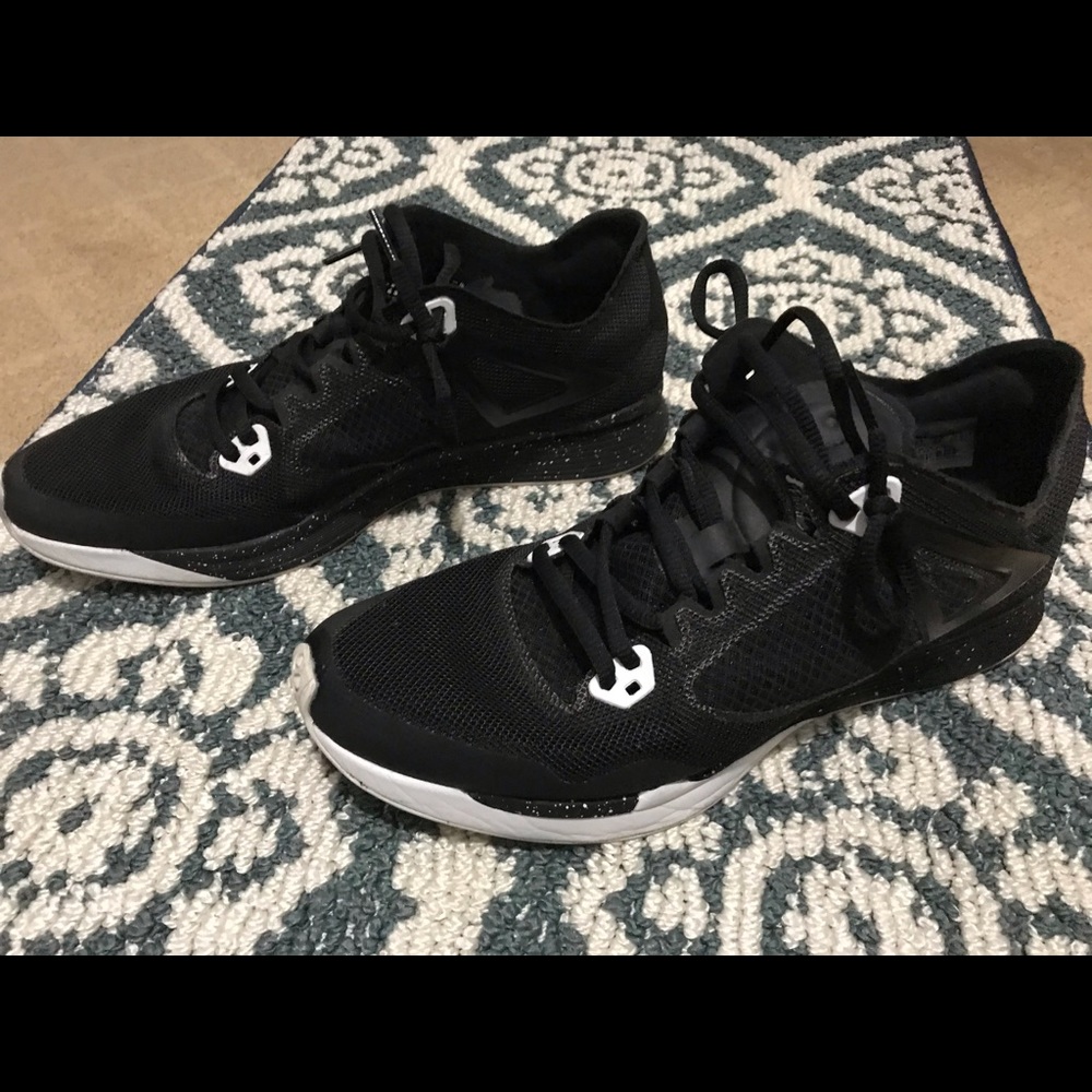 Black Jordan racer x shoes size 9.5